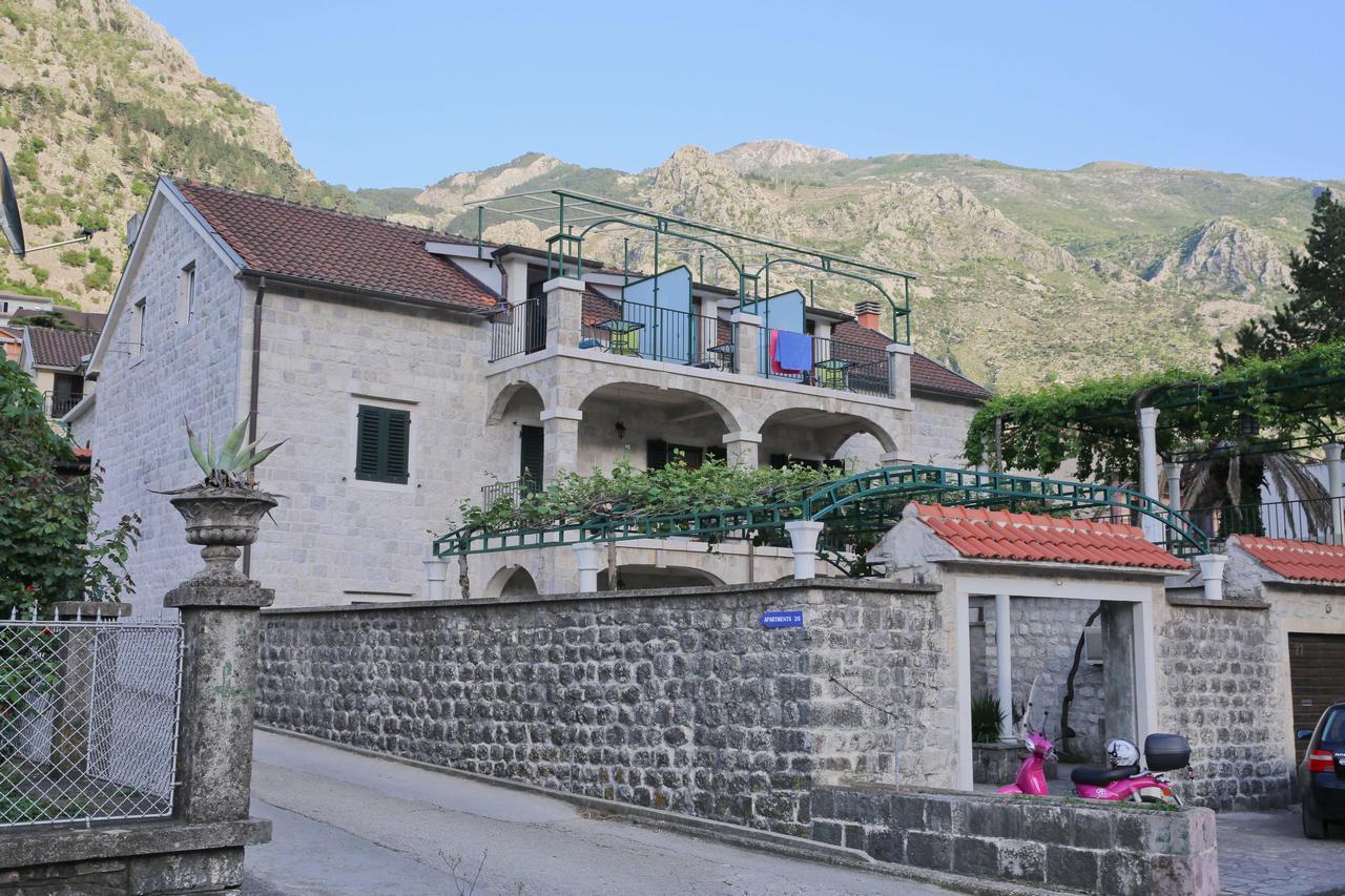 Guesthouse Anita Kotor Exterior photo